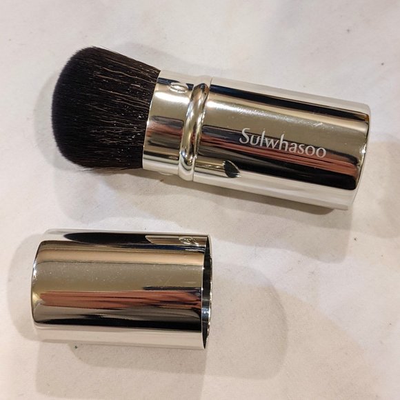 Sulwhasoo Other - Sulwhasoo Travel Powder Brush